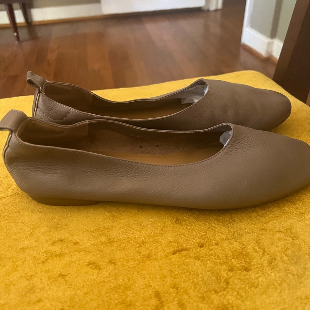 The Day Glove slide in tan